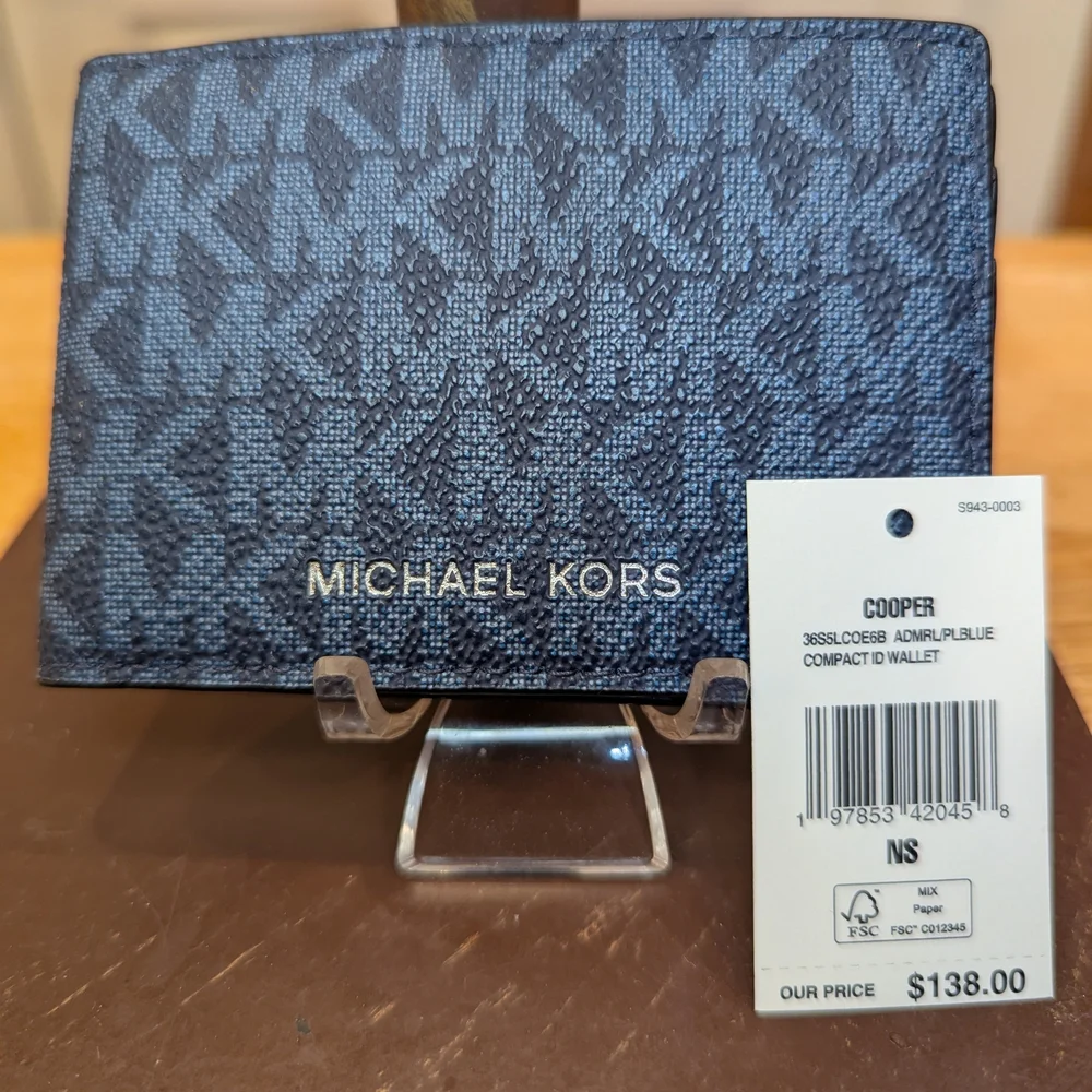 Michael Kors Cooper Signature Logo Wallet NWT - Picture 3 of 7